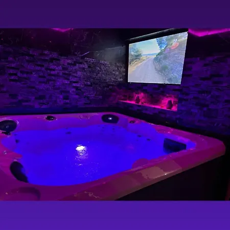 Spapurple95 Romantique Avec Jacuzzi Privatif Appartamento Gonesse